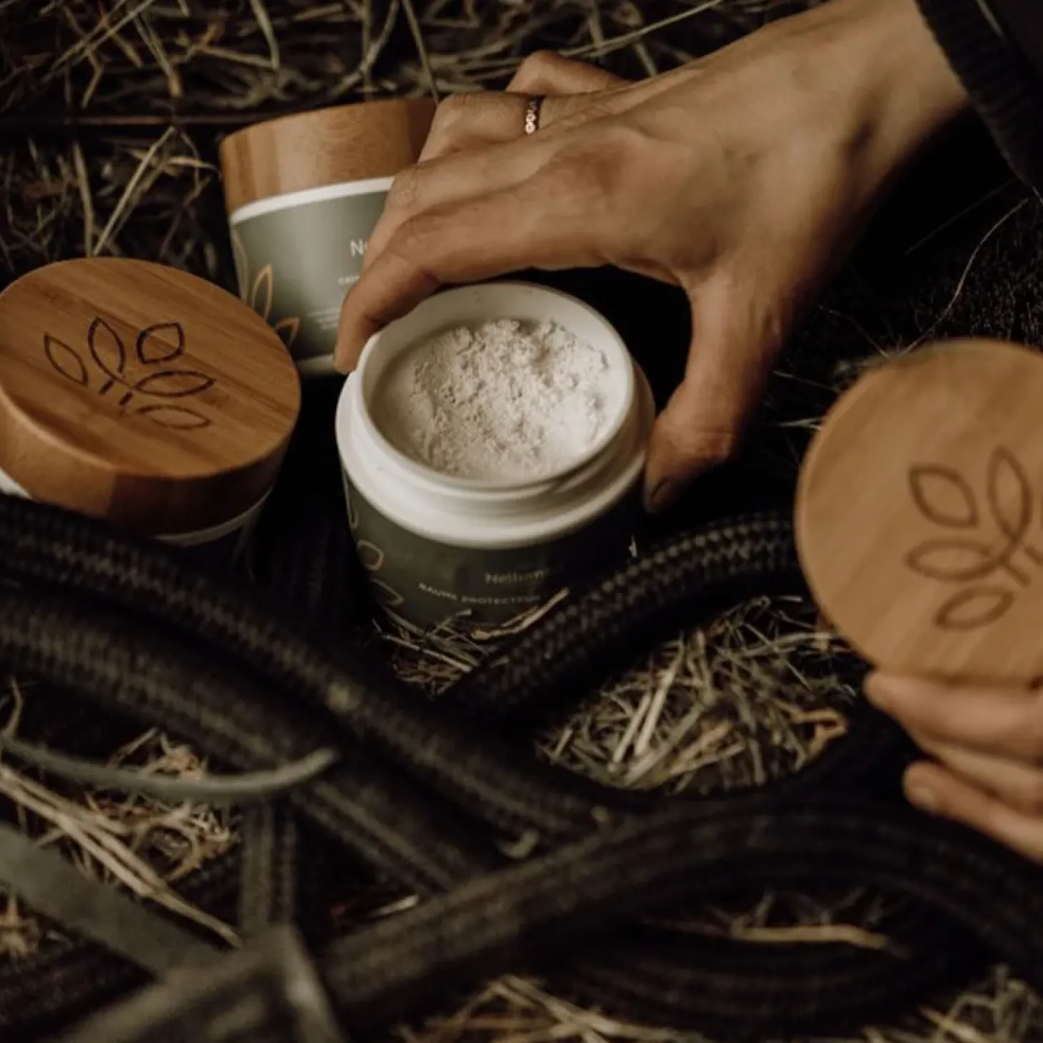 nellumbo-baume-protecteur-hyd-eAIDfWHb-2.webp Outlet Nellumbo Baume Protecteur & Hydratant